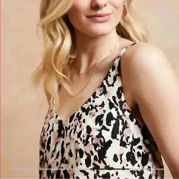 Banana Republic Classic Camisole - Picture 3 of 8